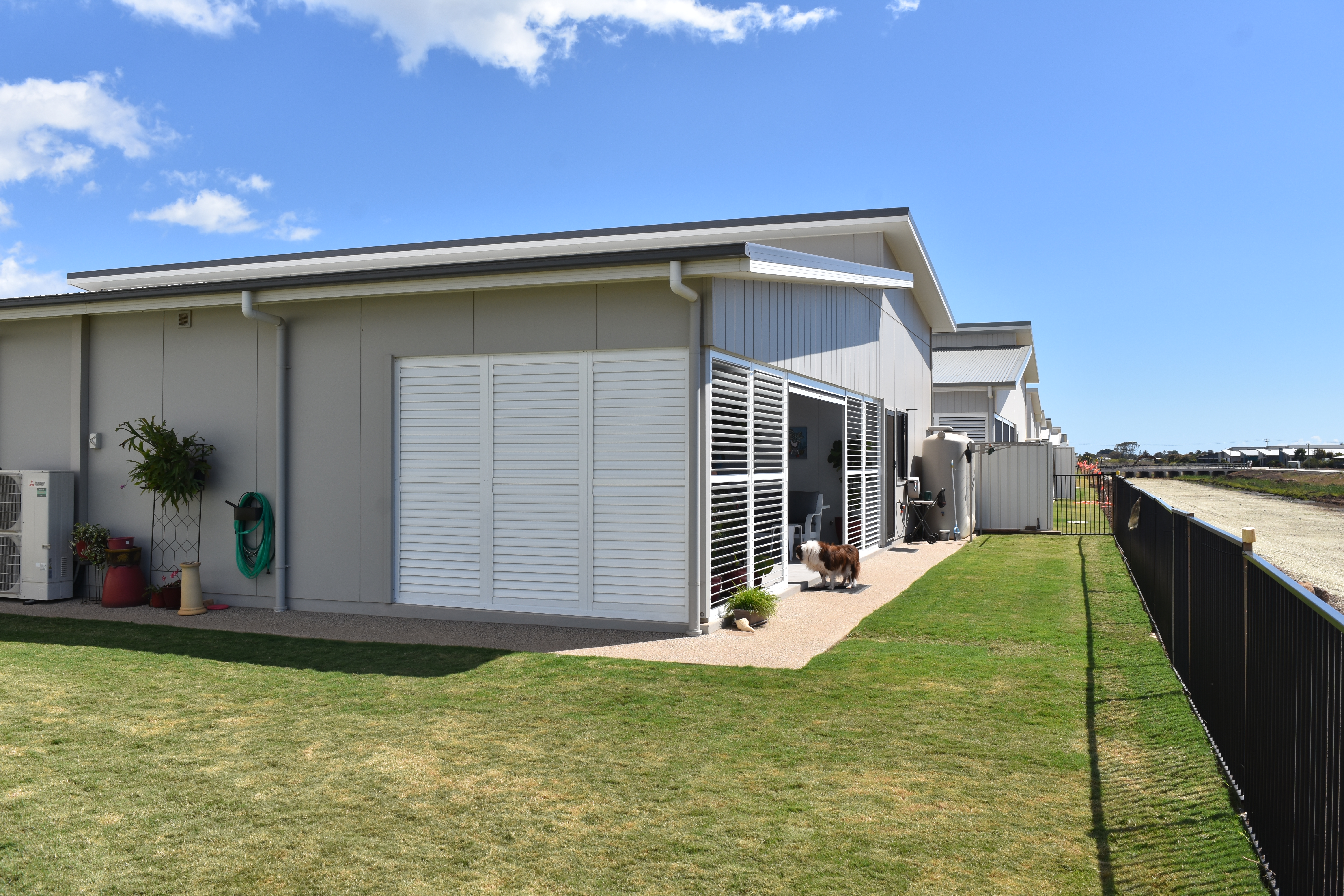 Thermopoly plantation shutters