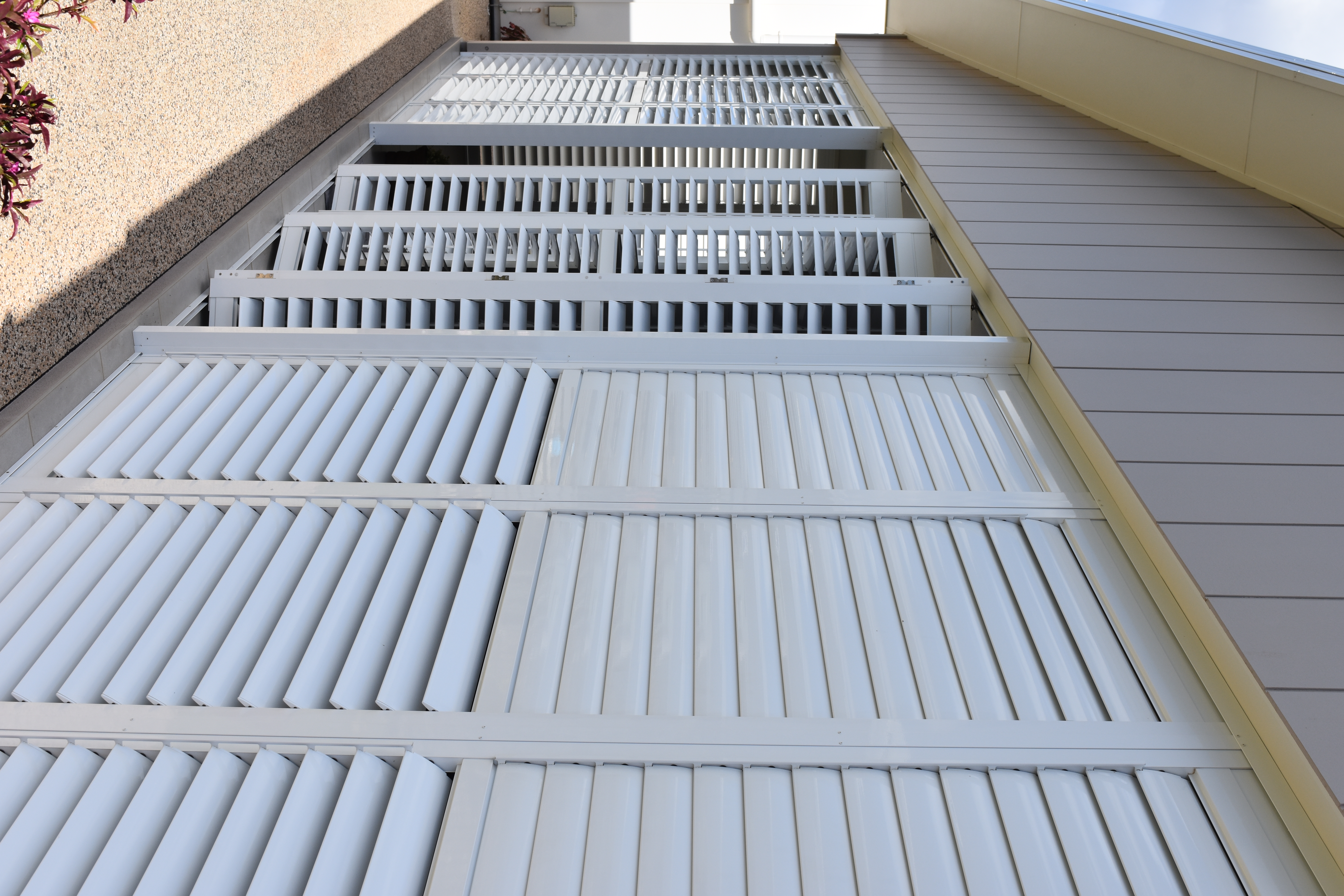 Timber plantation shutters